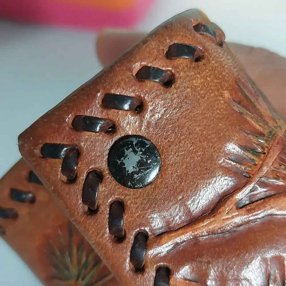Vintage 60s Tooled Leather 12 Slots Key Holder Trifold Wallet